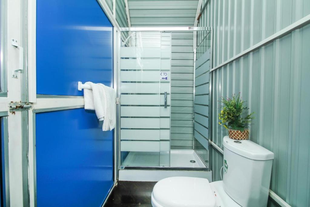 Airport A4 Transit Hub - Eco Chalets 카투나야크 외부 사진